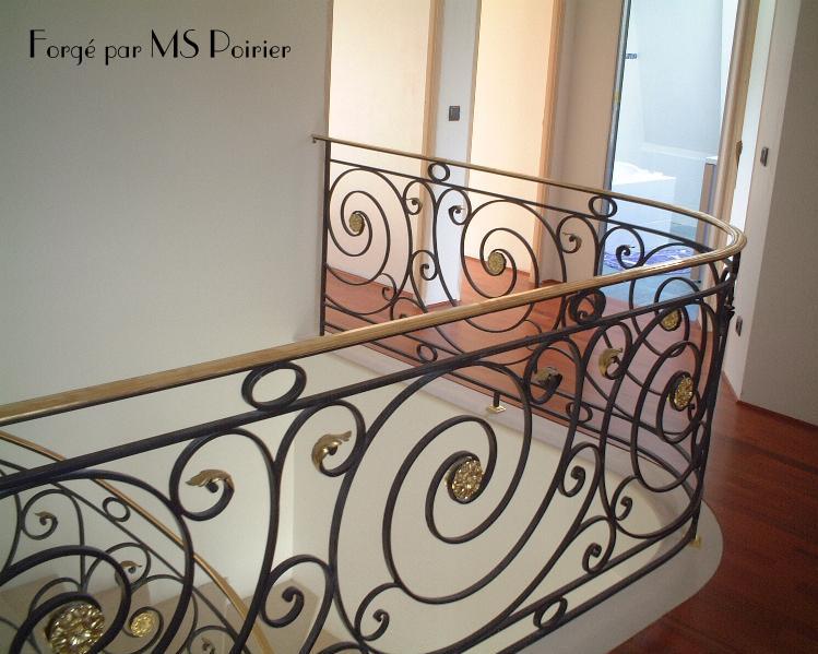 Garde-corps cintré en fer forgé